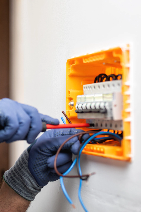 working electrician Pembroke Pines FL